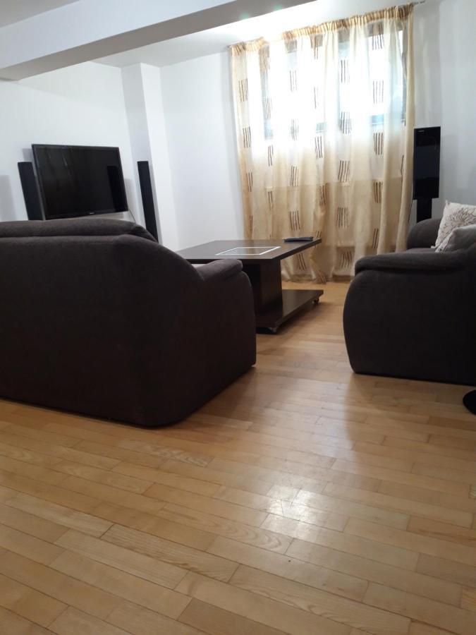 Papas Apartments Bucurestii Noi Екстер'єр фото